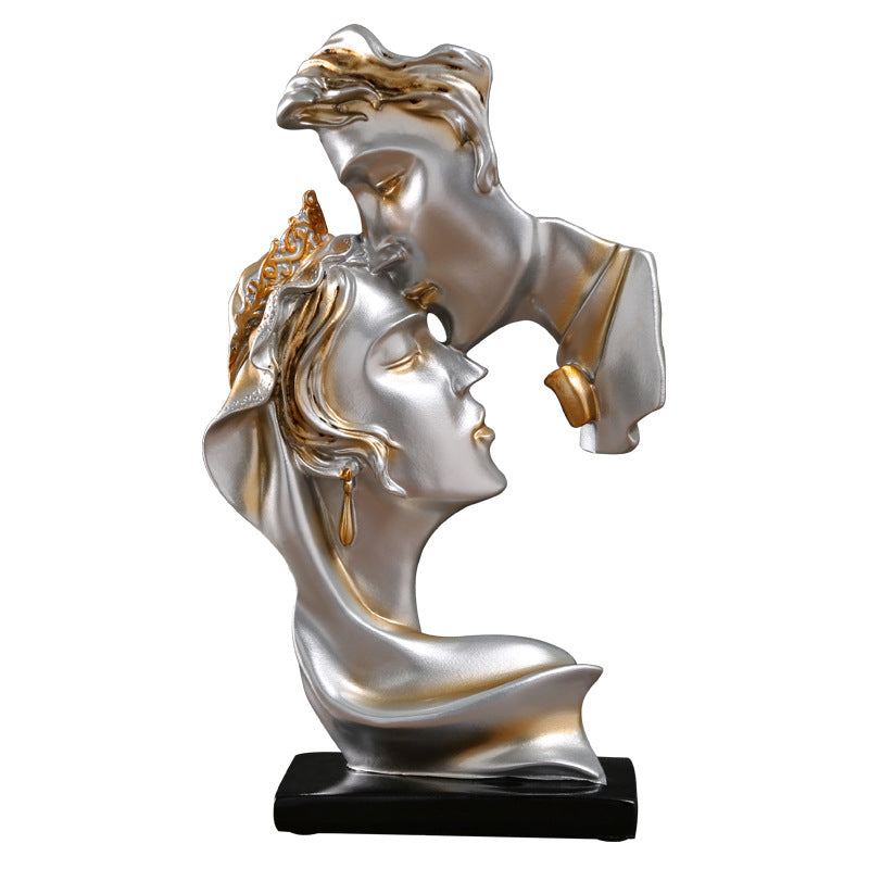 "A romantic kiss of love: personalized resin craft ornaments to embellish your home atmosphere"