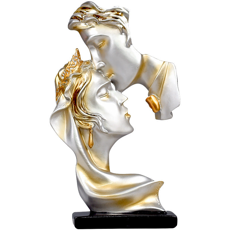 "A romantic kiss of love: personalized resin craft ornaments to embellish your home atmosphere"