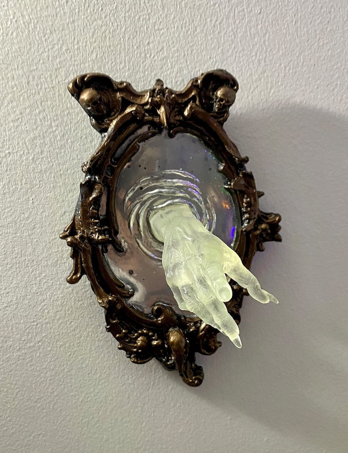 👻Ghost in the Mirror