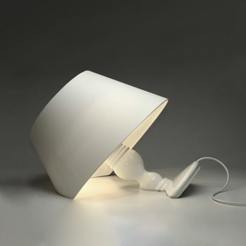 Titanic Table Lamp