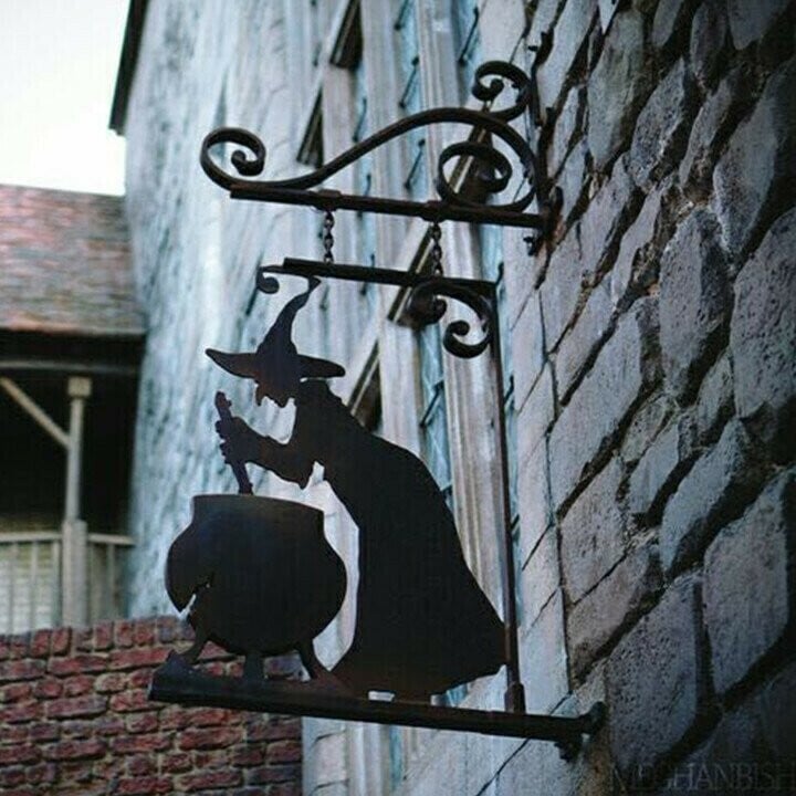 Leaky Cauldron Metal Sign